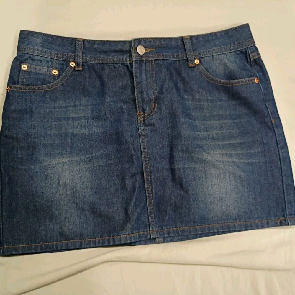 Women’s Chouyatou Brand Size L Dark Wash Denim Skirt Mini